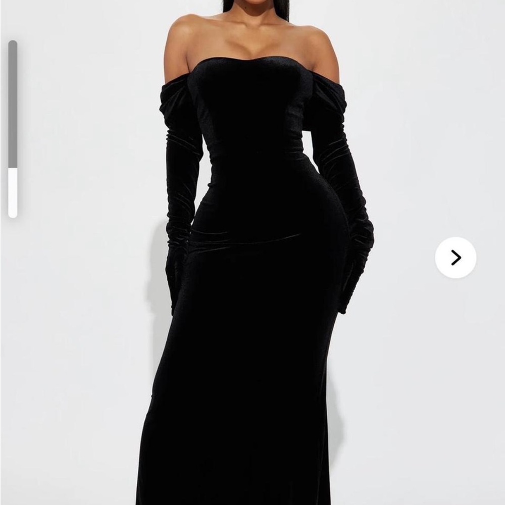 Fashion Nova Black Off-Shoulder Velvet Maxi Dress